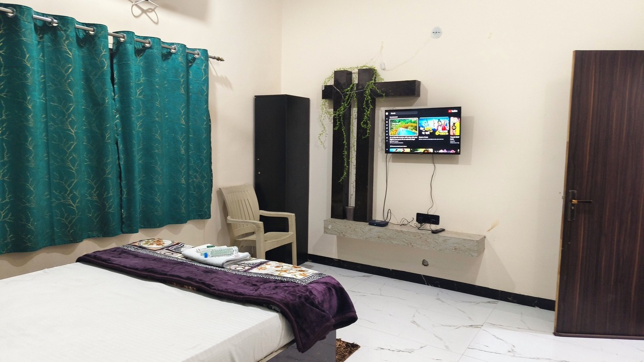 Photo of Bedroom in Ashta