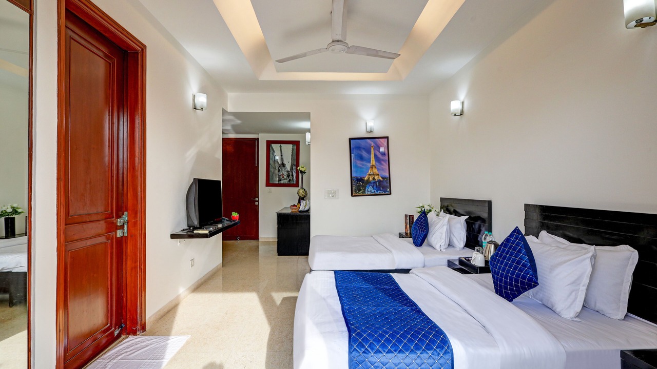 Photo of Bedroom in Sushant Lok