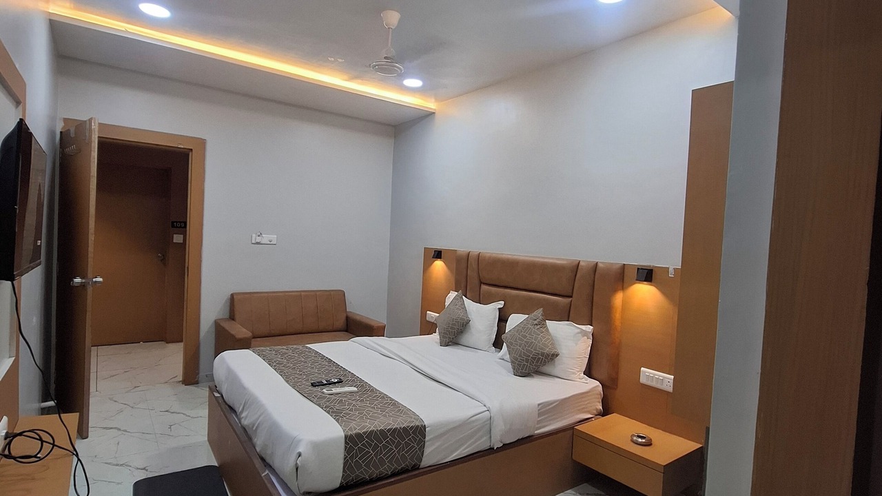 Photo of Bedroom in Navrangpura