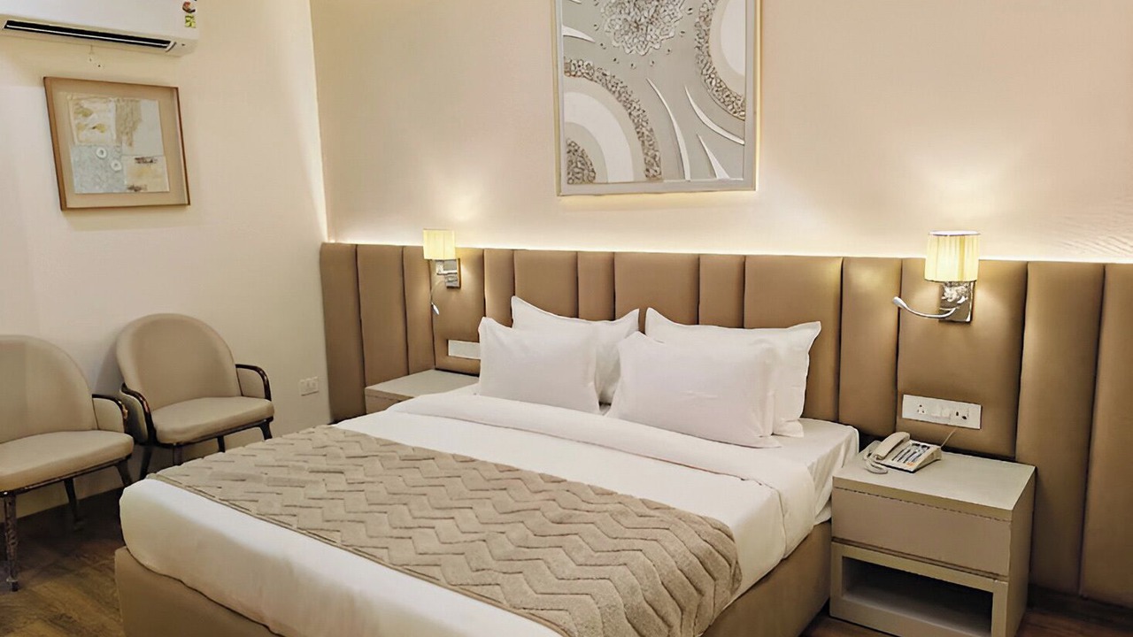 Photo of Bedroom in Sector 5