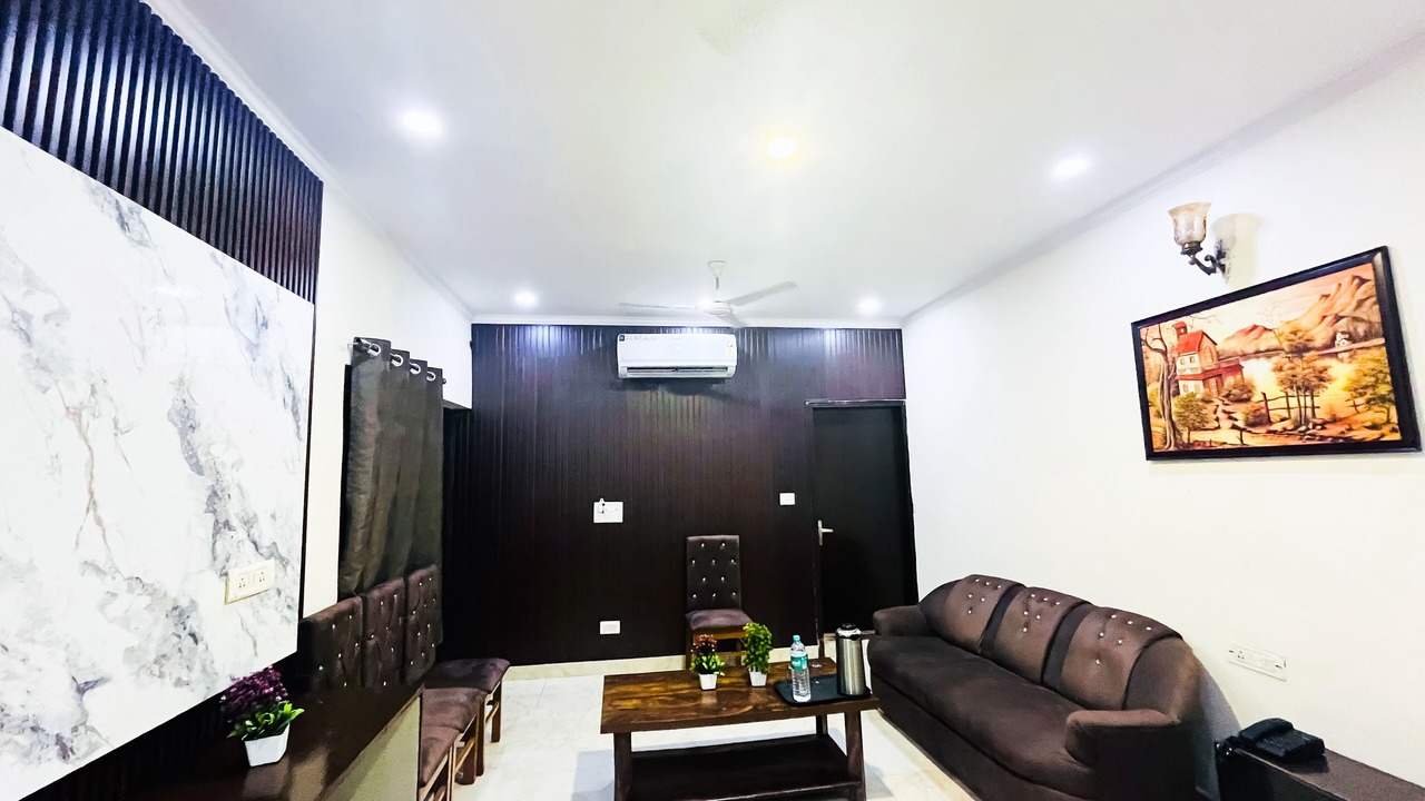 Photo of Bedroom in Jangpura