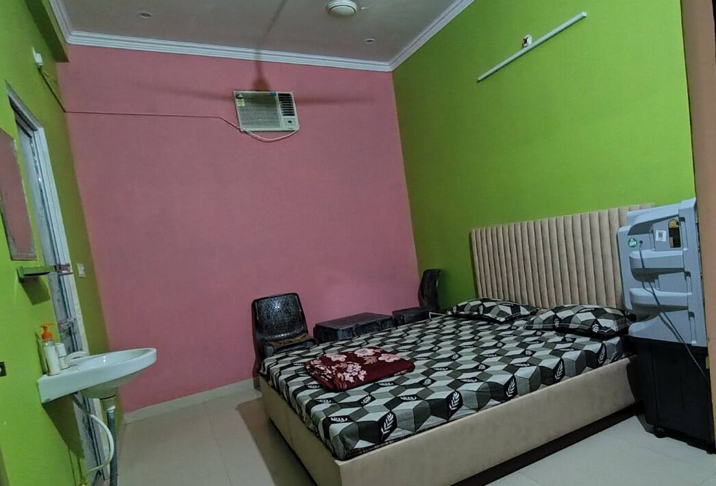 Photo of Bedroom in Basti