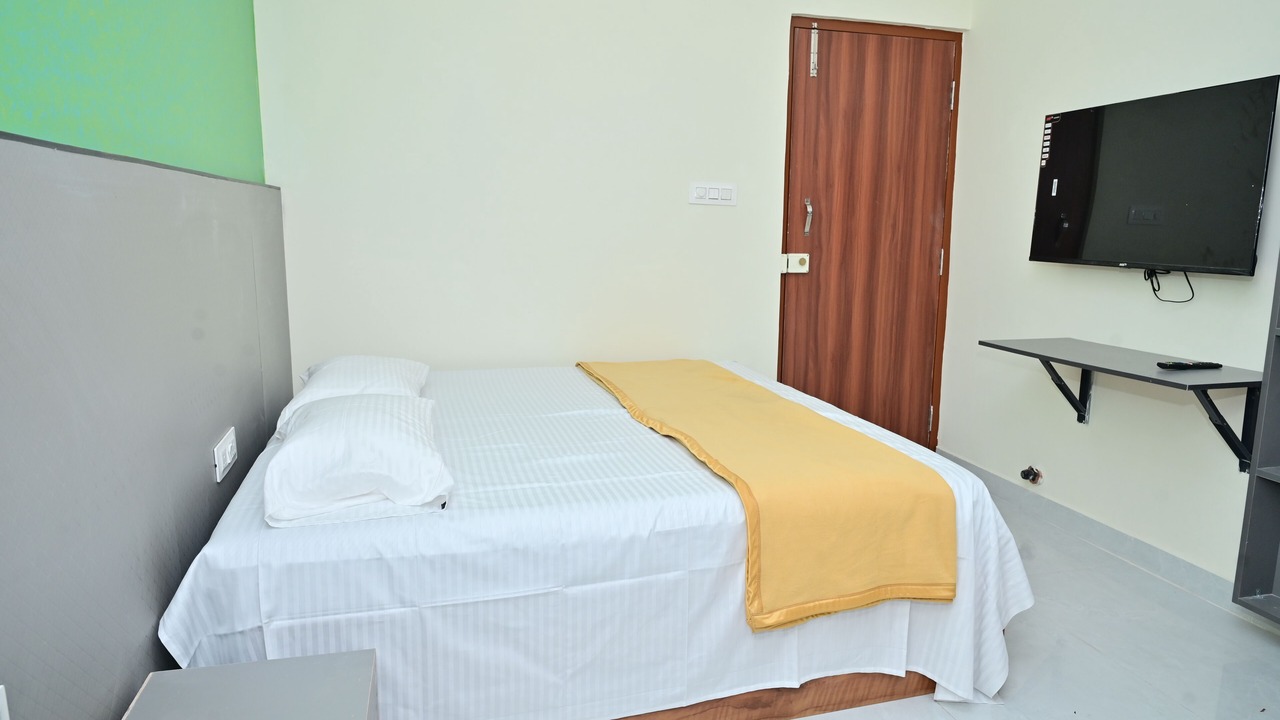 Photo of Bedroom in Palm Meadows