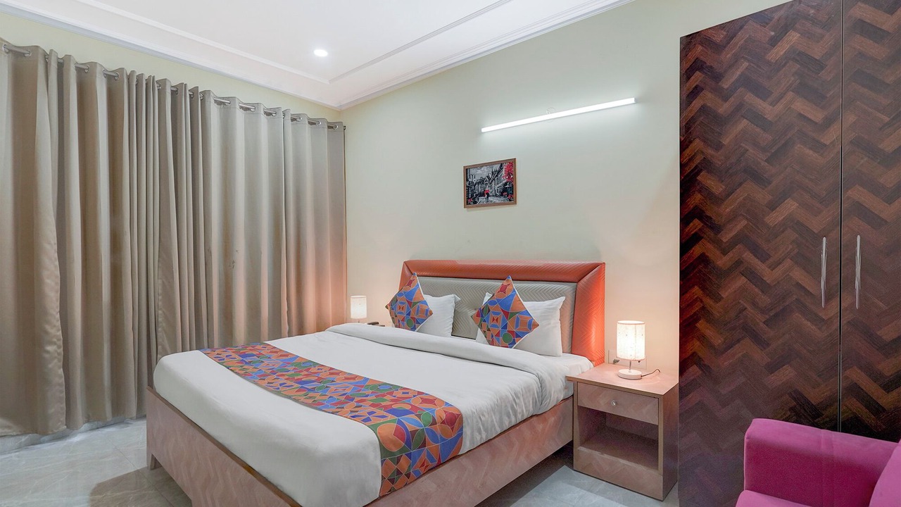 Photo of Bedroom in Sector 70
