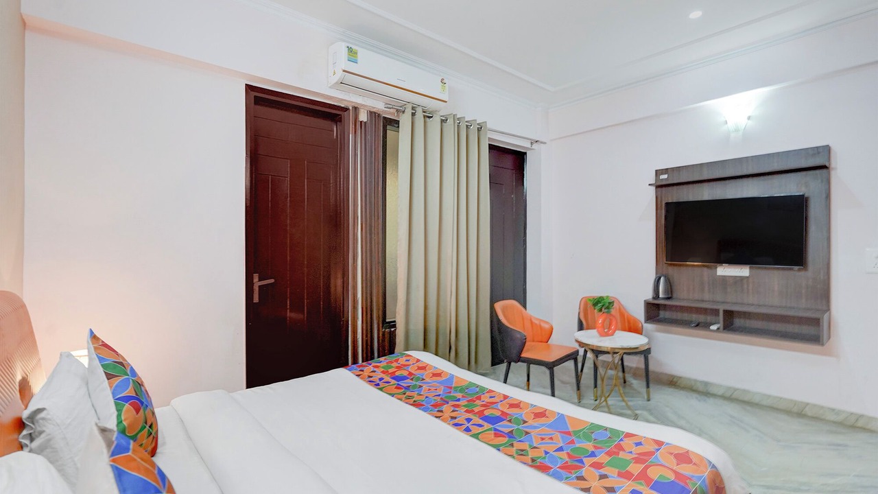 Photo of Bedroom in Sector 70