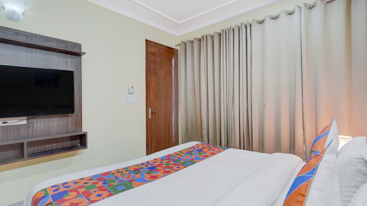 Photo of Bedroom in Sector 70