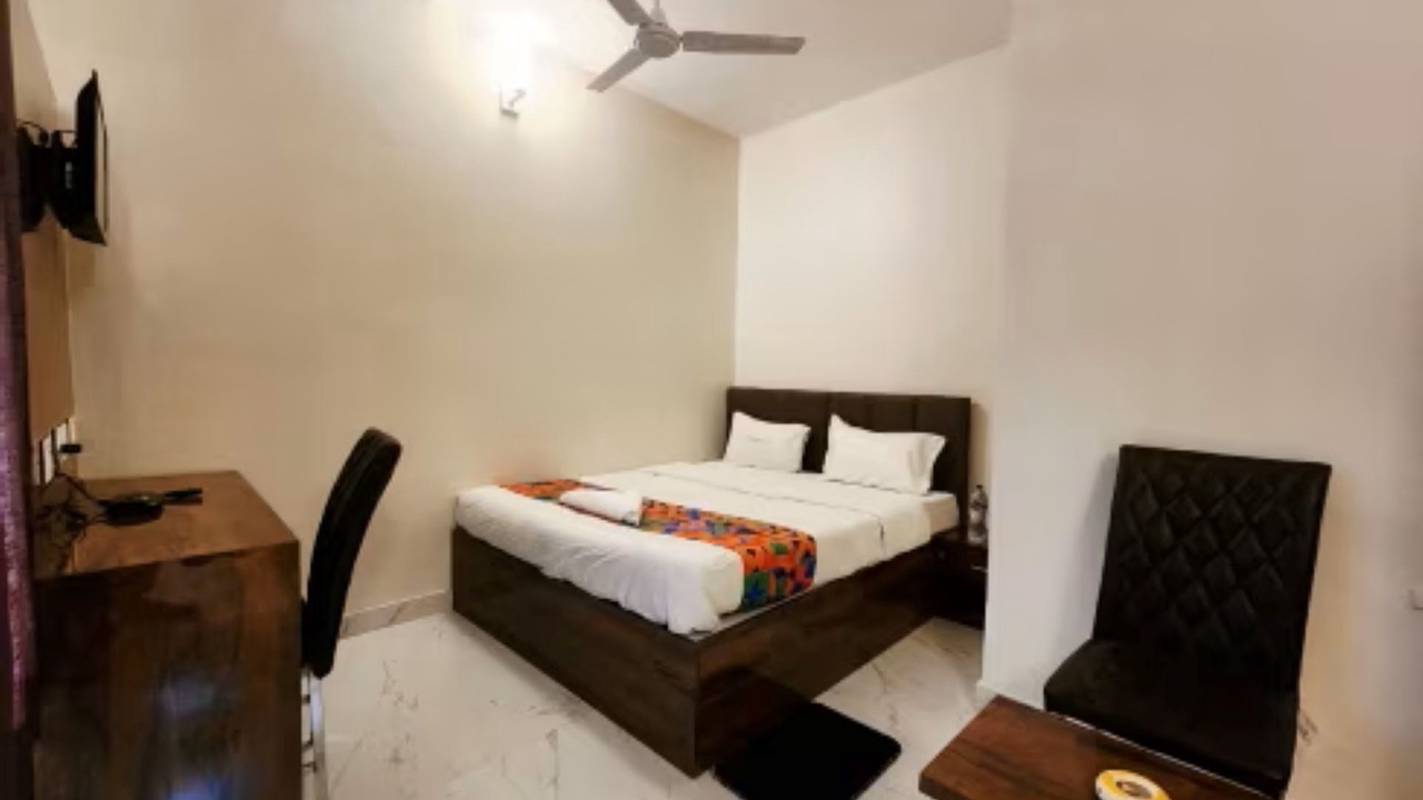 Photo of Bedroom in Kalighat