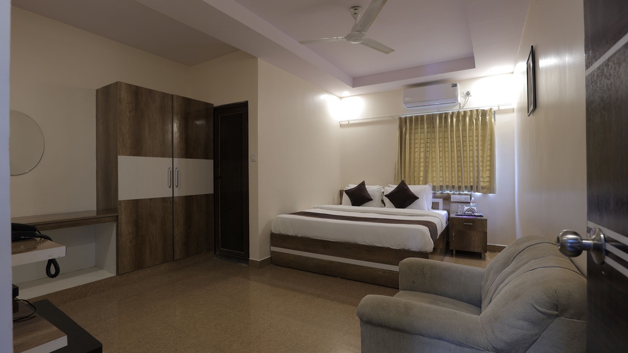 Photo of Bedroom in HBR Layout