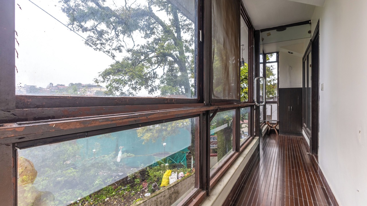 Photo of Patio Balcony in The Mall Road