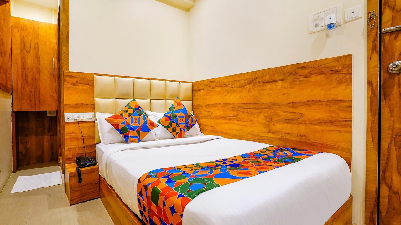 Photo of Bedroom in Prabhadevi