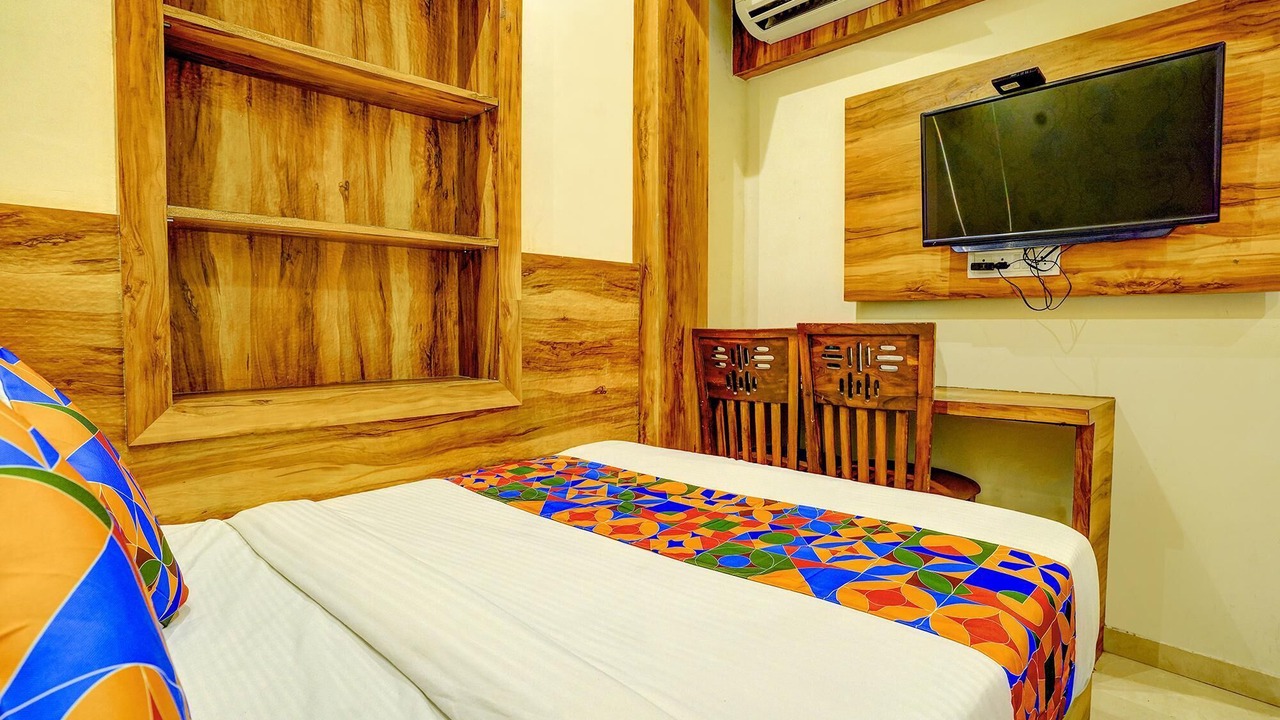 Photo of Bedroom in Prabhadevi