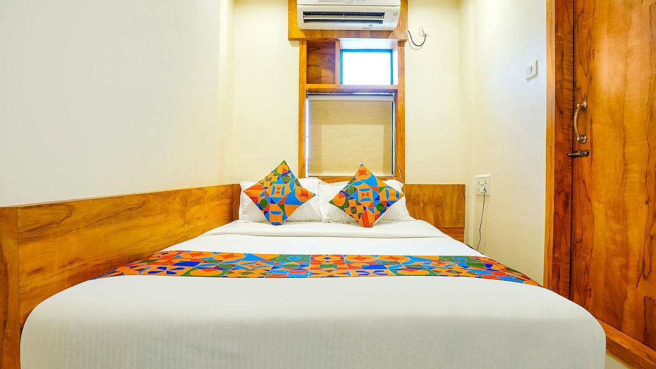Photo of Bedroom in Prabhadevi