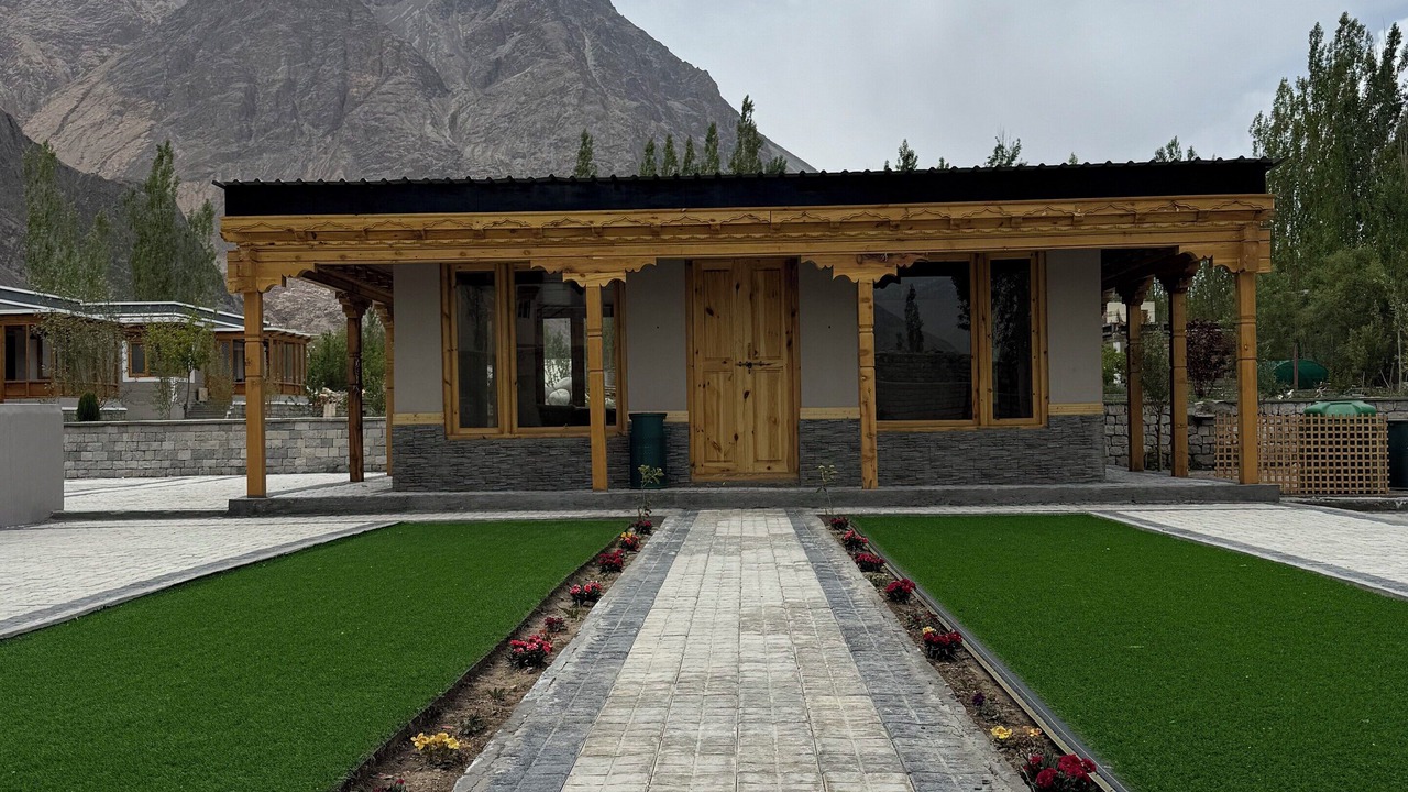 Photo of Outdoor in Hunder