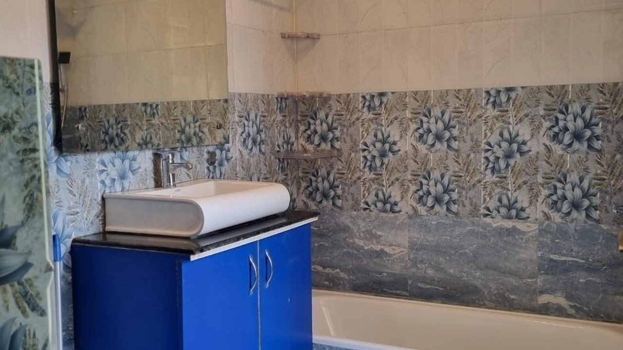 Photo of Bathroom in Bir