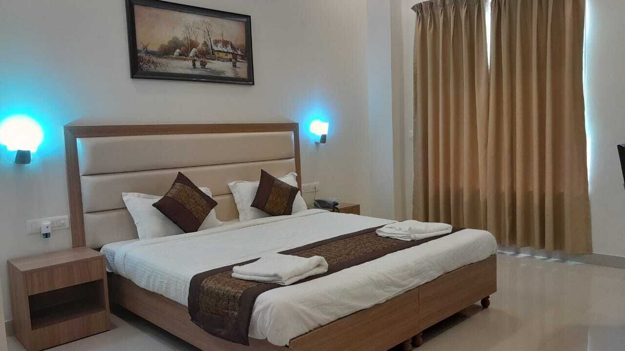 Photo of Bedroom in DLF Phase 5