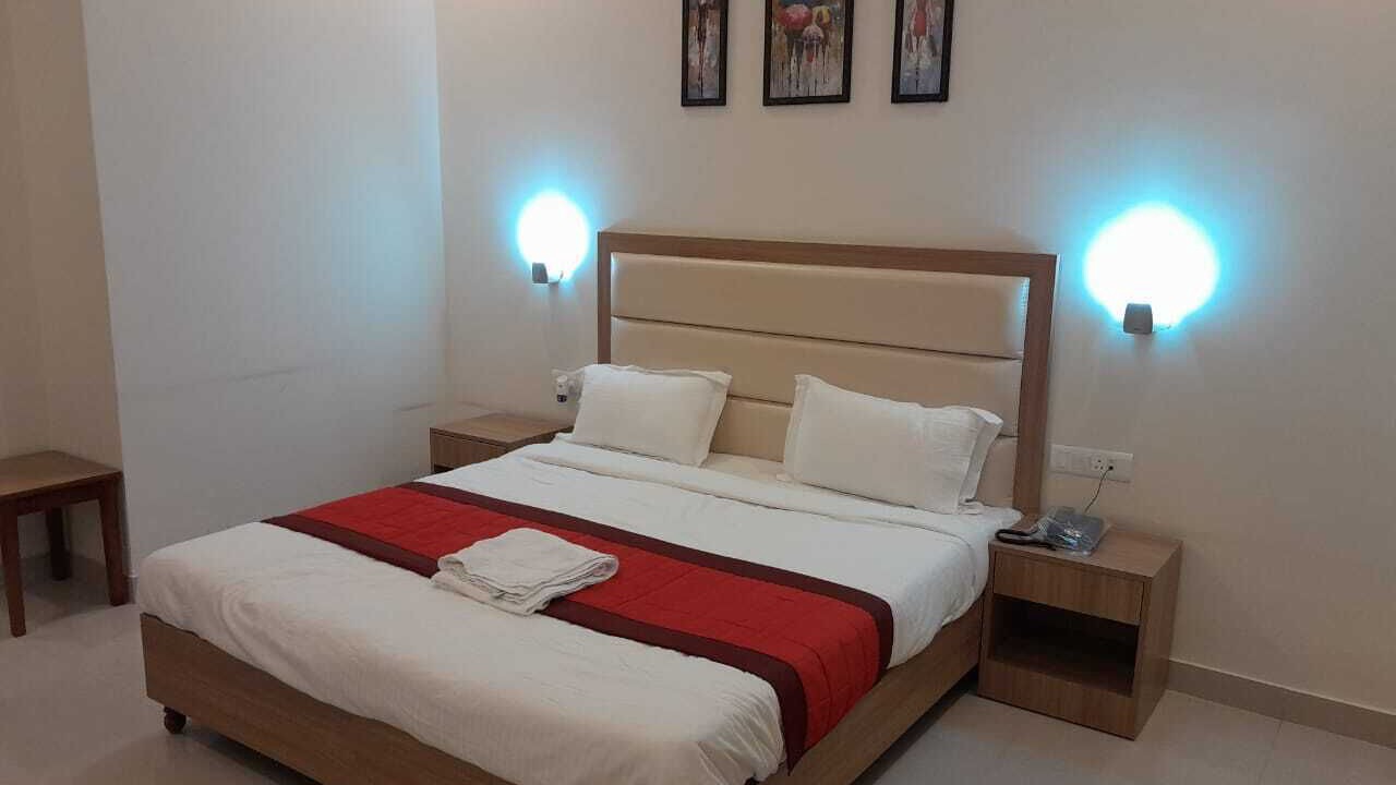 Photo of Bedroom in DLF Phase 5