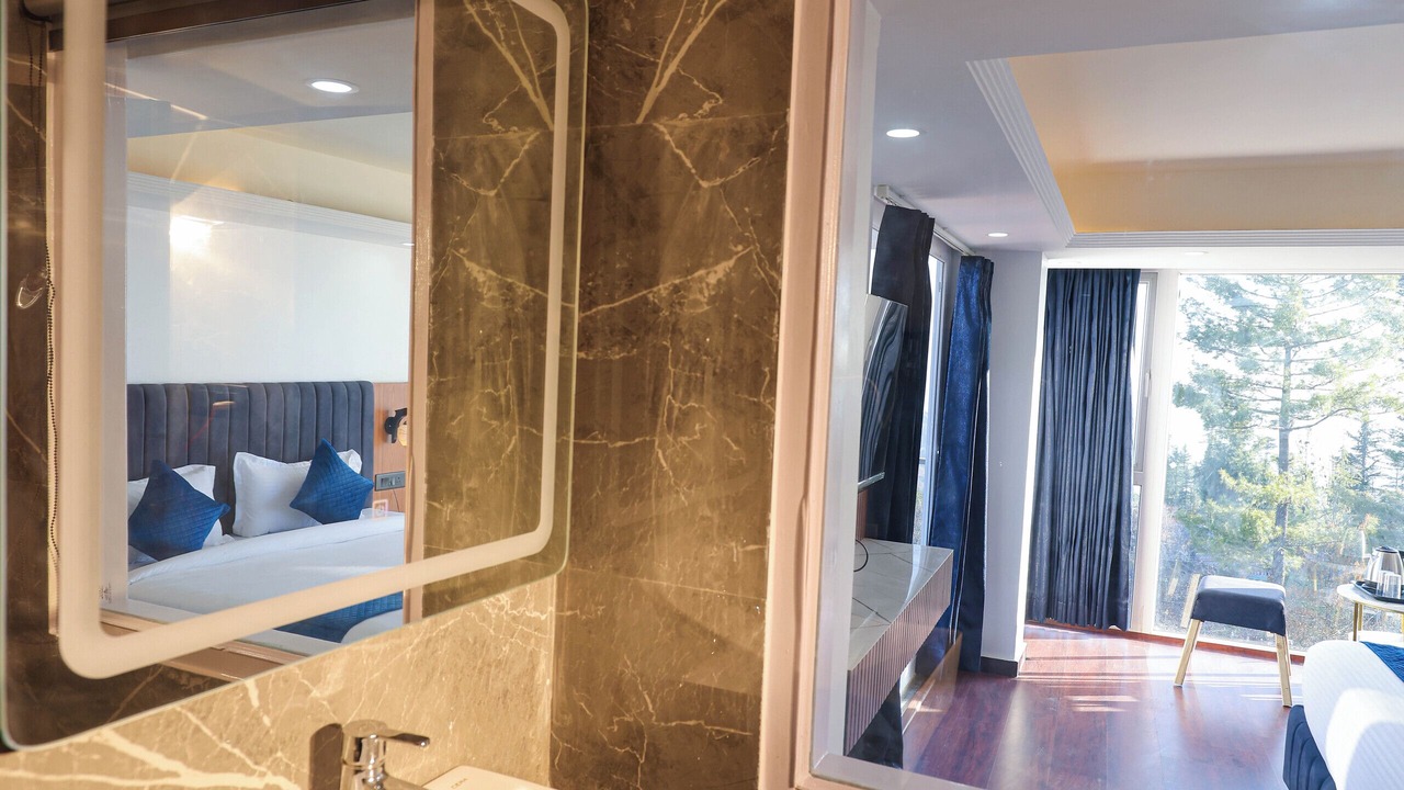 Photo of Bathroom in Theog