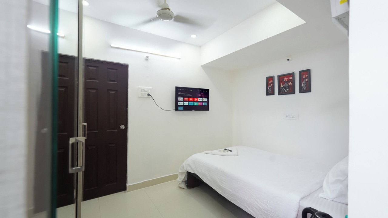 Photo of Bedroom in HITEC City