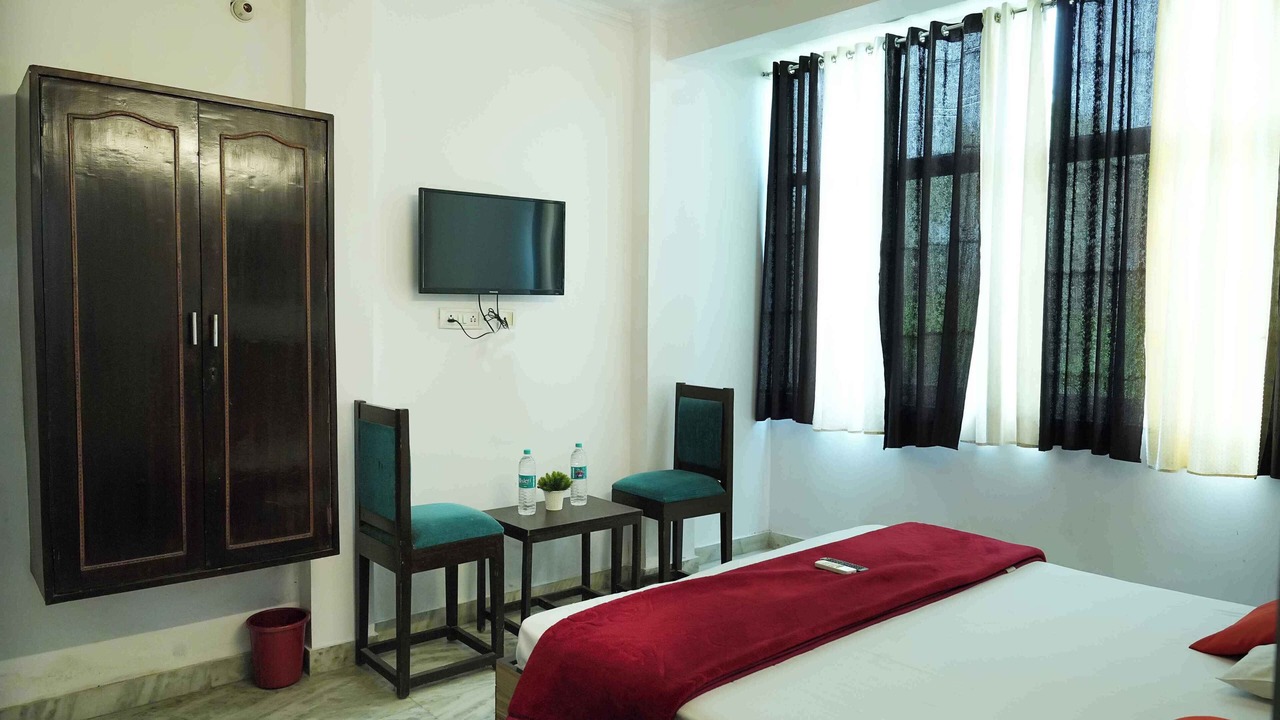 Photo of Bedroom in Nizamuddin East