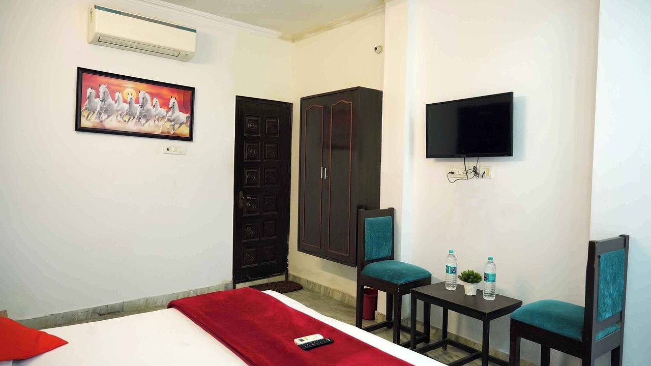 Photo of Bedroom in Nizamuddin East