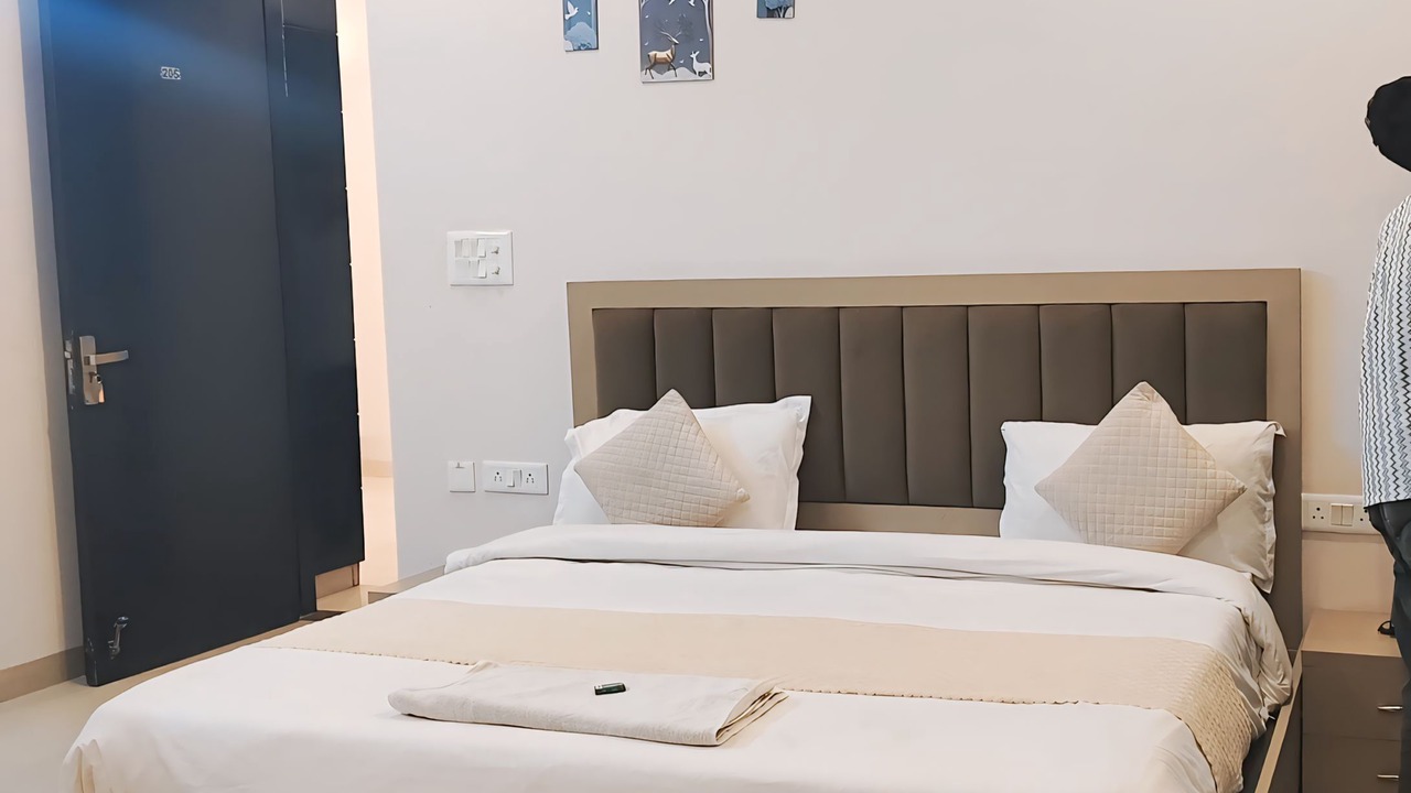 Photo of Bedroom in Sector 40