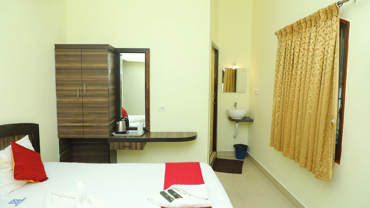 Photo of Bedroom in Ganapathichettikulam