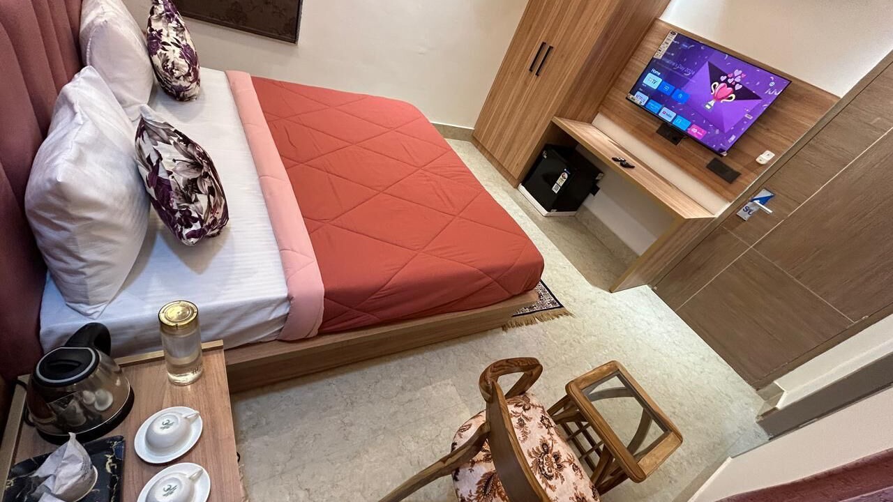 Photo of Bedroom in DLF Phase 5