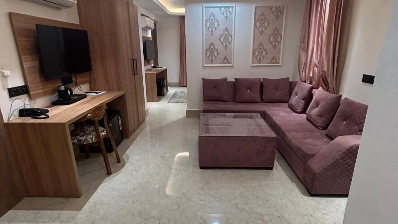 Photo of Bedroom in DLF Phase 5