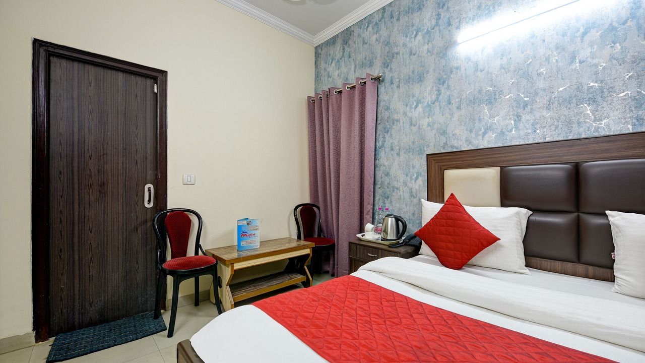 Photo of Bedroom in Mahipalpur