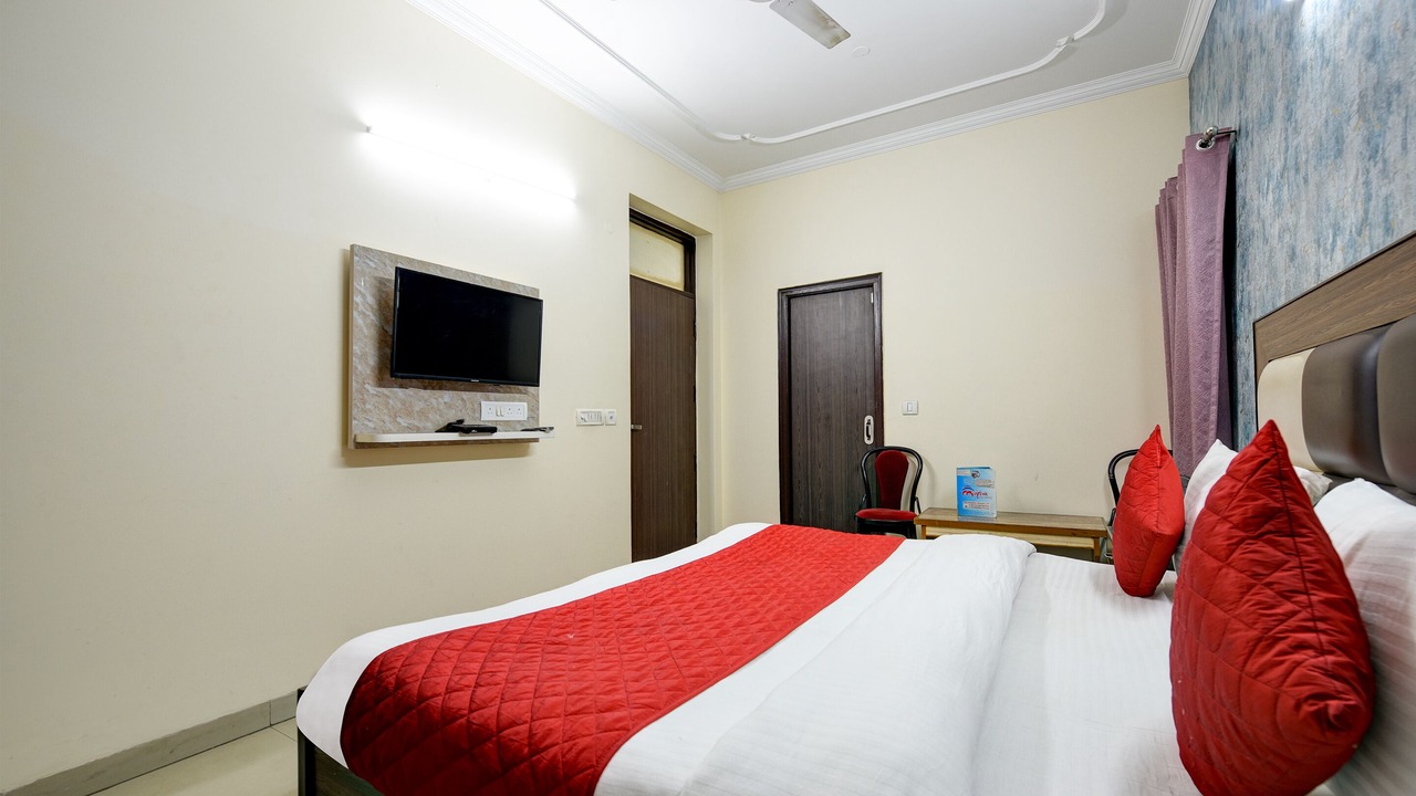 Photo of Bedroom in Mahipalpur