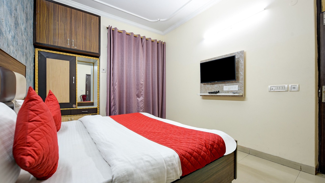 Photo of Bedroom in Mahipalpur