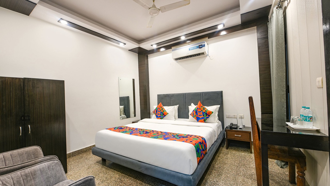 Photo of Bedroom in Kalkaji