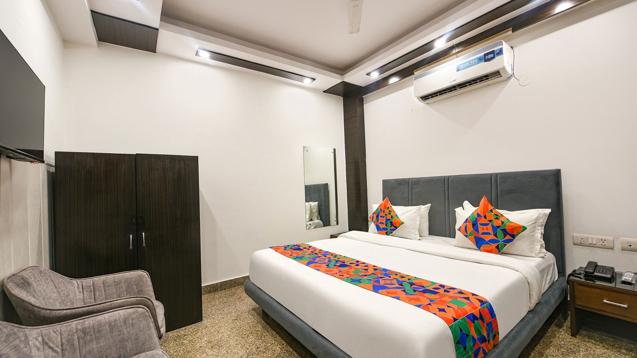 Photo of Bedroom in Kalkaji