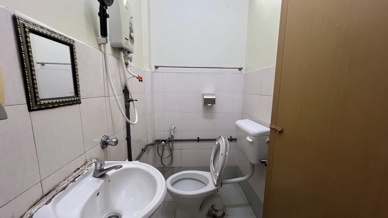 Photo of Bathroom in Kampung Gong Limau