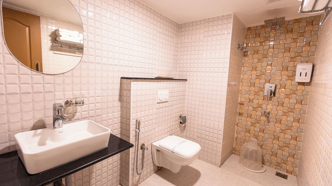 Photo of Bathroom in Kuppaayil