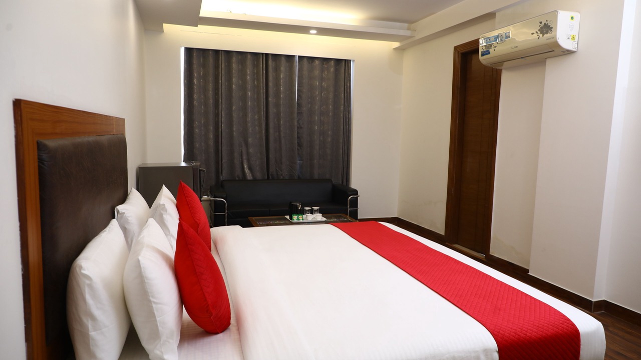Photo of Bedroom in Nehru Place