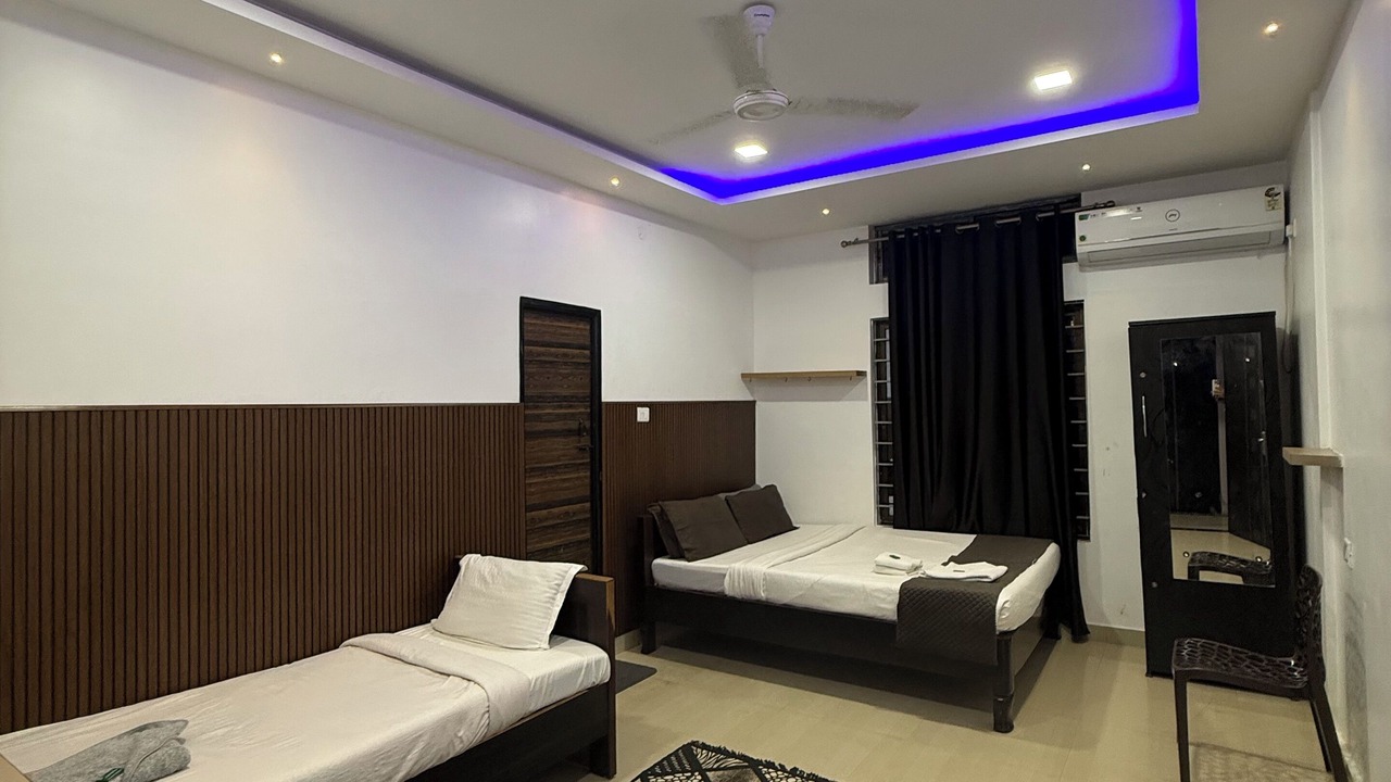 Photo of Bedroom in Sualkuchi