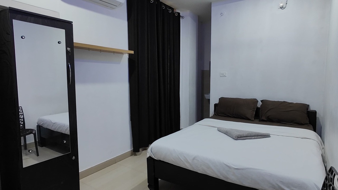 Photo of Bedroom in Sualkuchi