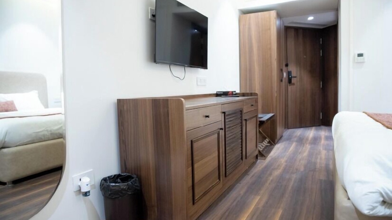 Photo of Bedroom in Alipur