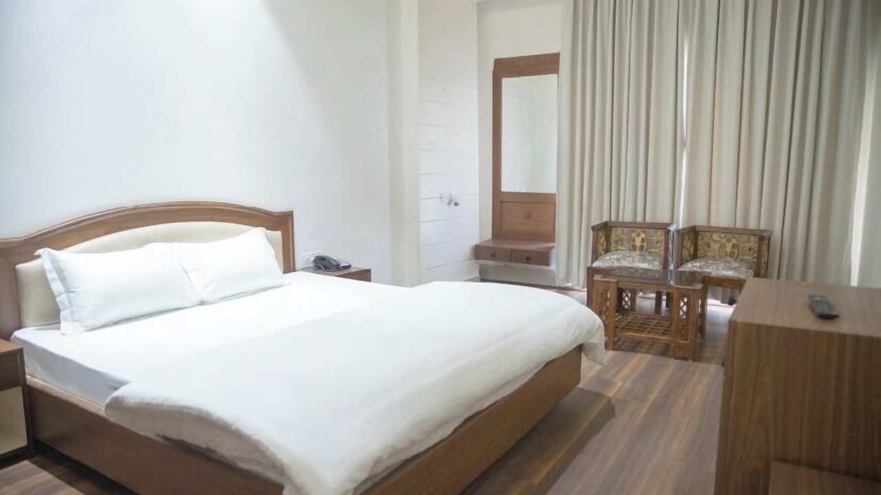 Photo of Bedroom in Alipur