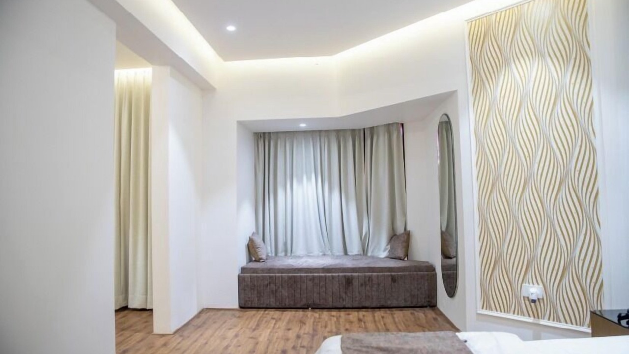 Photo of Bedroom in Alipur