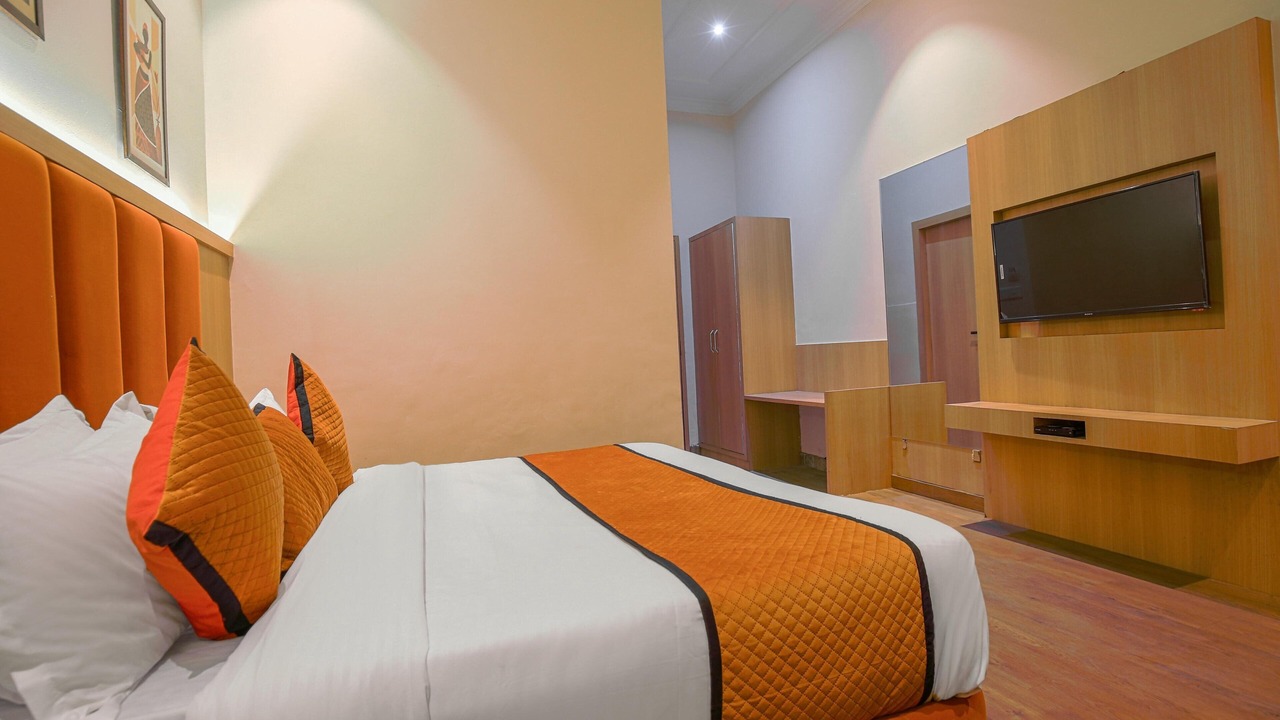 Photo of Bedroom in Ranjit Avenue