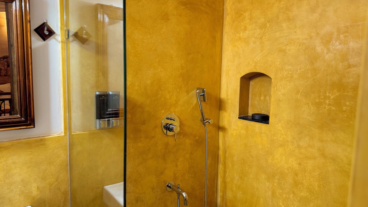 Photo of Bathroom in White Town