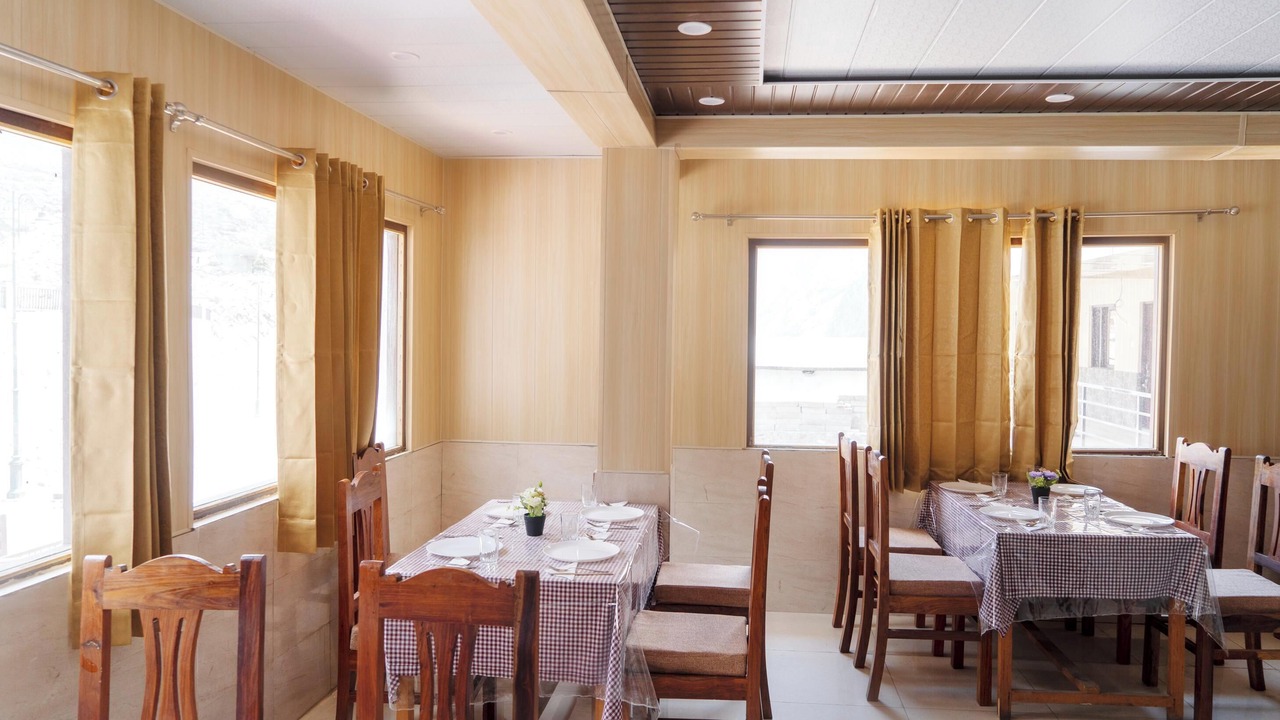 Photo of Livingroom in Badrinath