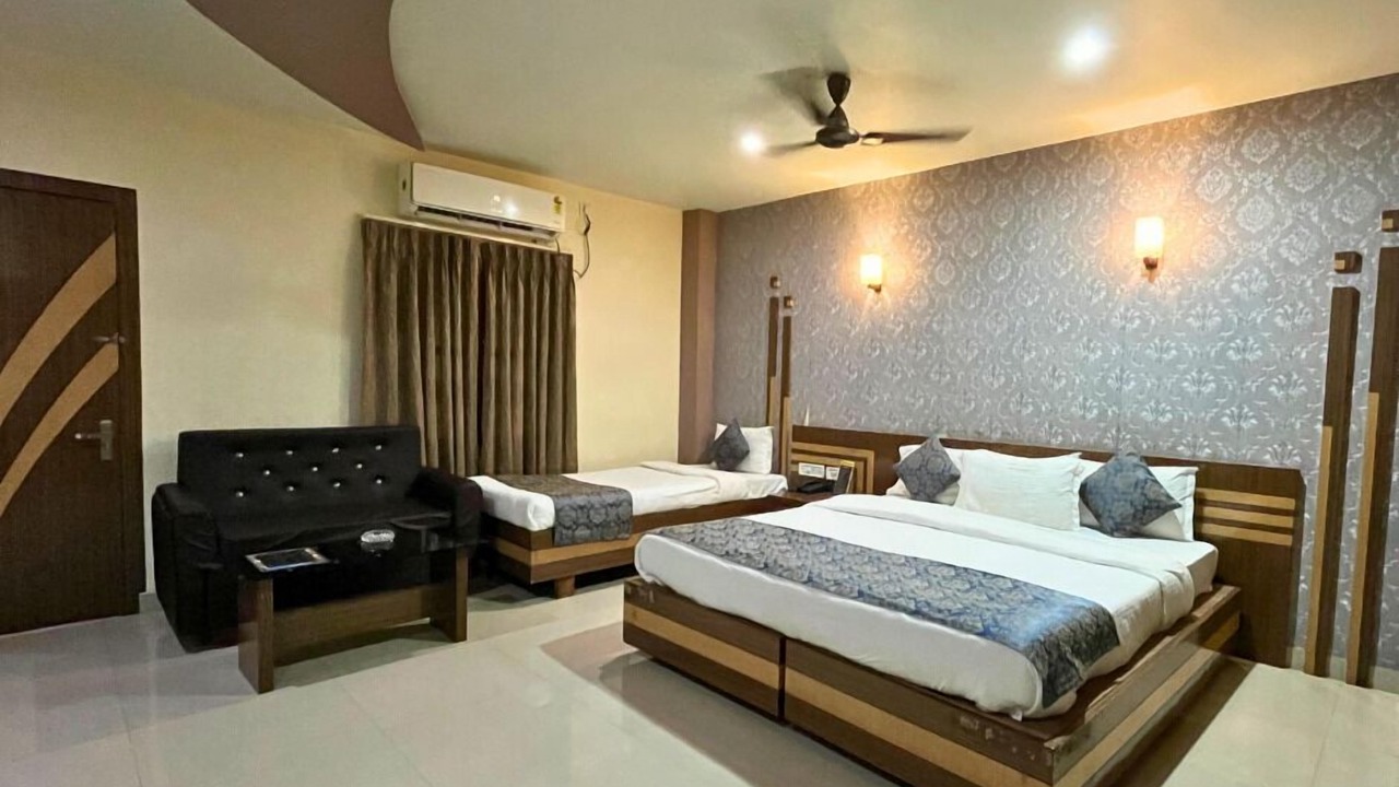 Photo of Bedroom in Uttar Kalamati