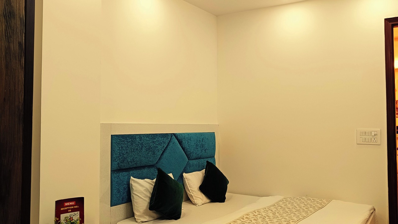 Photo of Bedroom in Jangpura