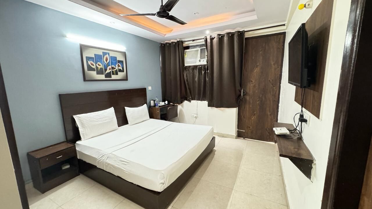 Photo of Bedroom in Sector 27