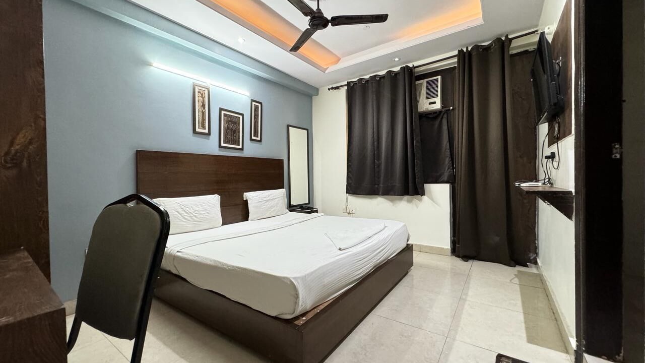 Photo of Bedroom in Sector 27