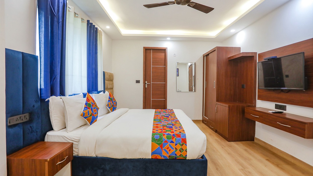 Photo of Bedroom in Kalkaji