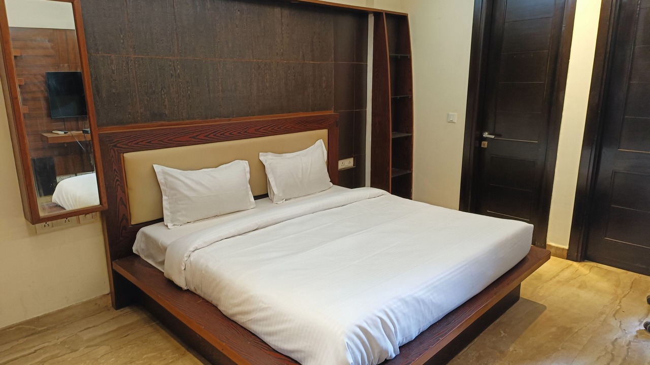 Photo of Bedroom in East of Kailash